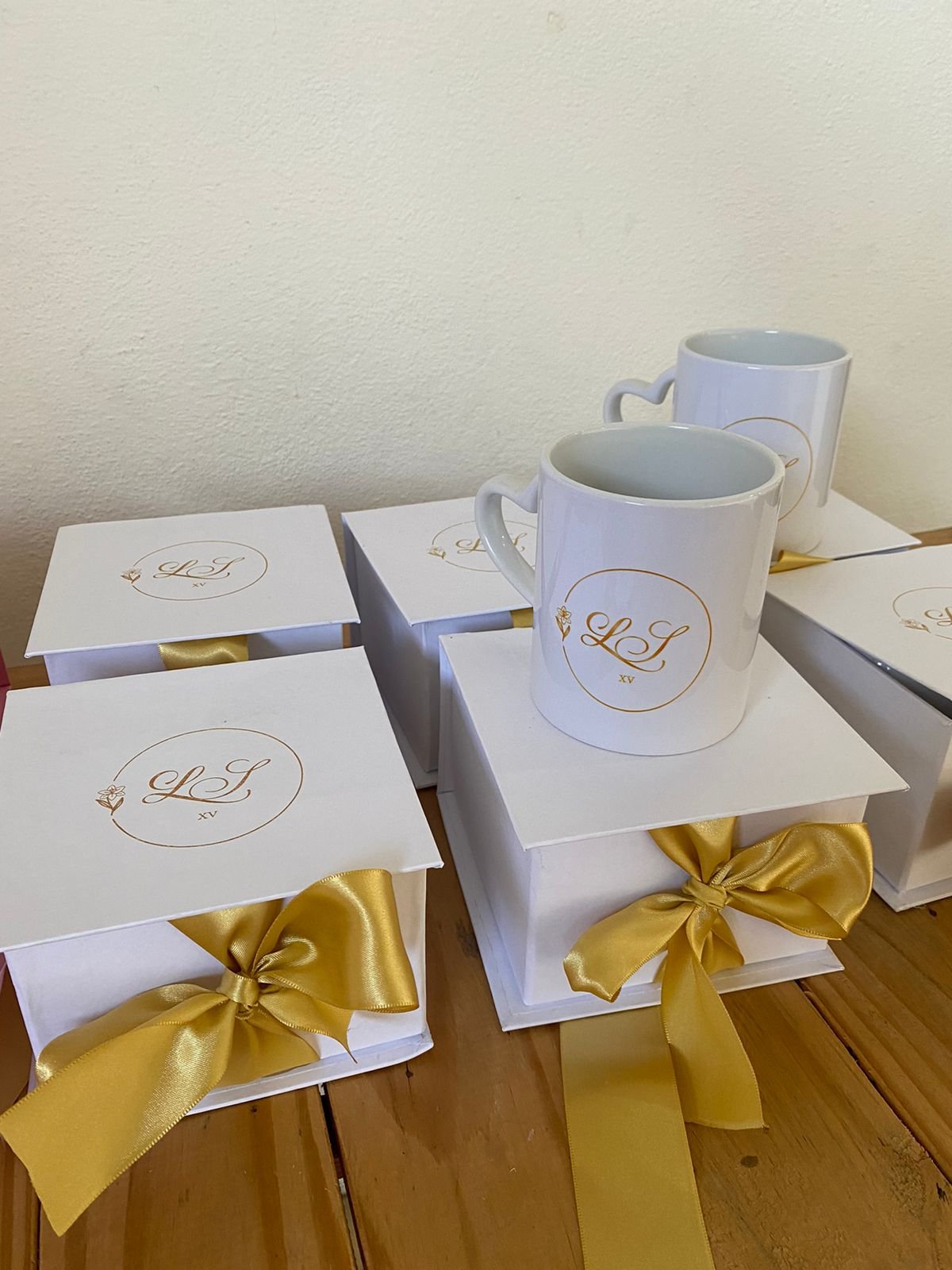 Caixa Cartonada com Caneca de Alça de Coração - Image 7