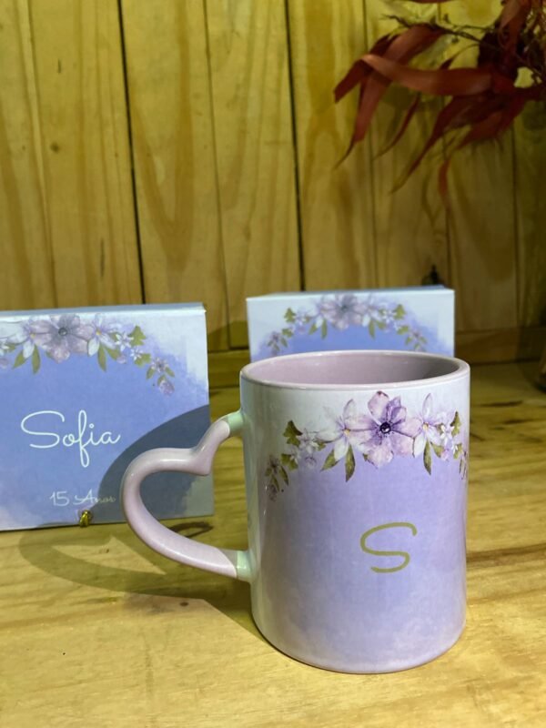 Caixa Cartonada com Caneca de Alça de Coração - Imagem 4
